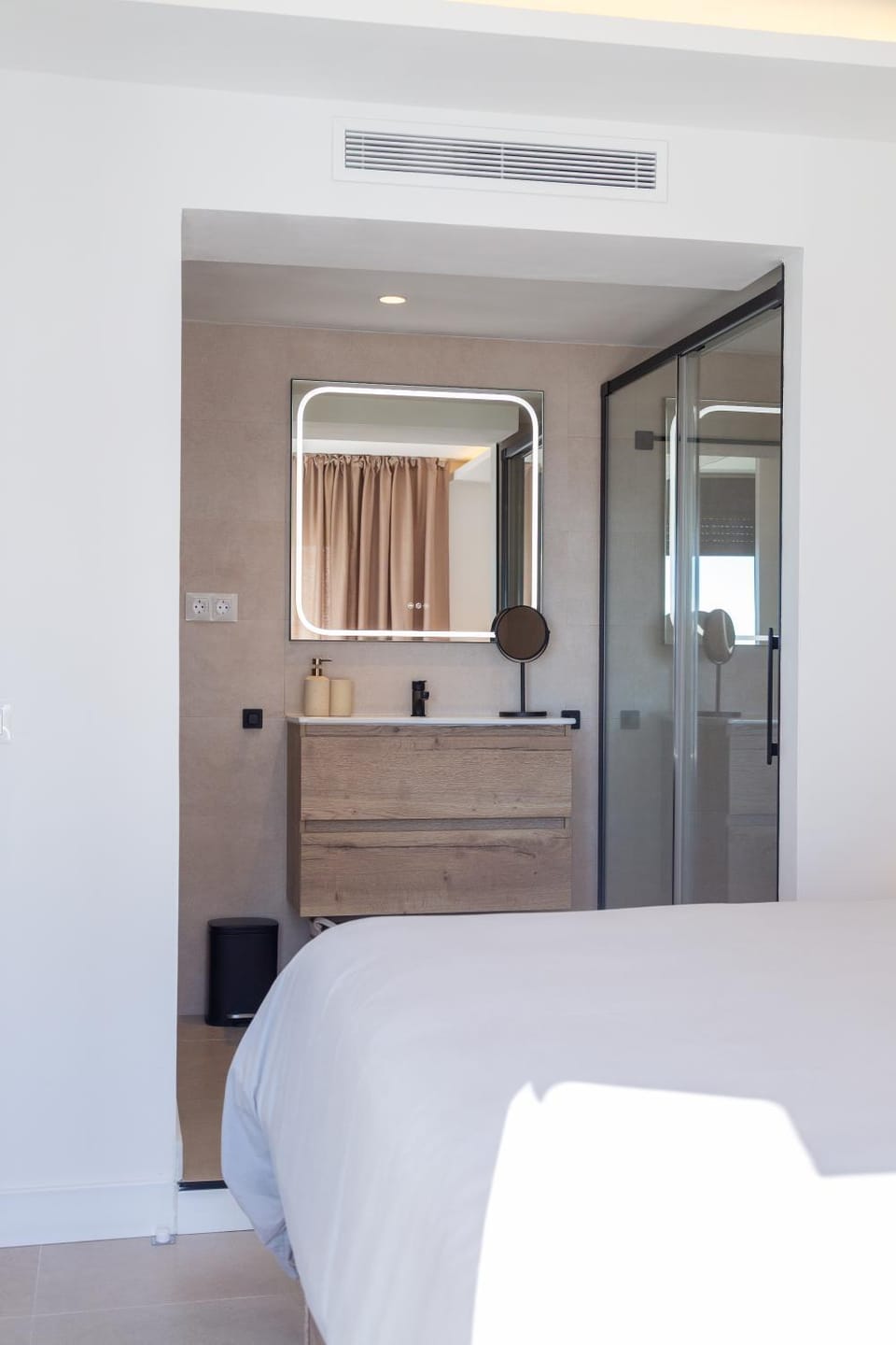 Bed, Bathroom, Bedroom
