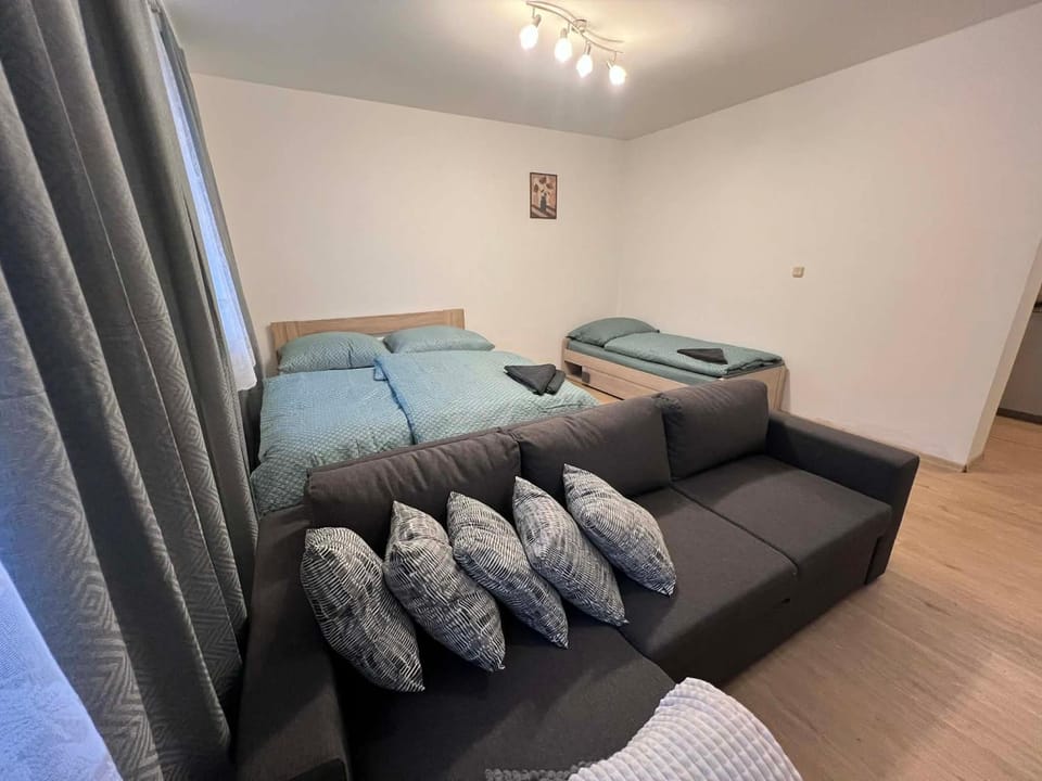Bed, Living room, Guests, towels, towels