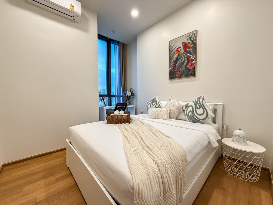 Bed, Decorative detail, Bedroom
