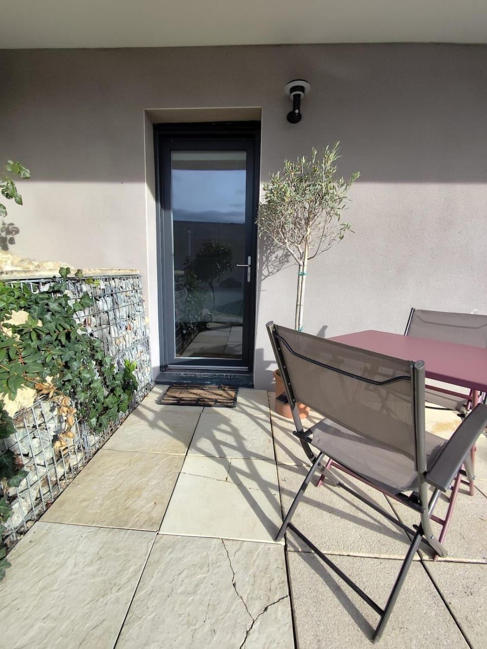 Studio tout confort avec vue lac Apartment in Haute-Savoie