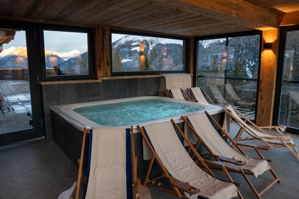 Hot Tub, Pool view