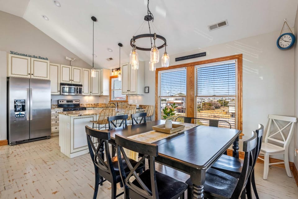 Spacious KDH Getaway with Views Near Beach & Shops House in Kill Devil Hills
