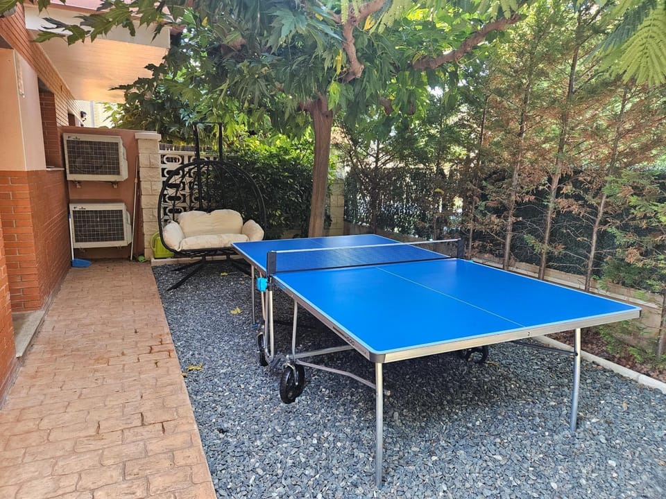 Patio, Table tennis