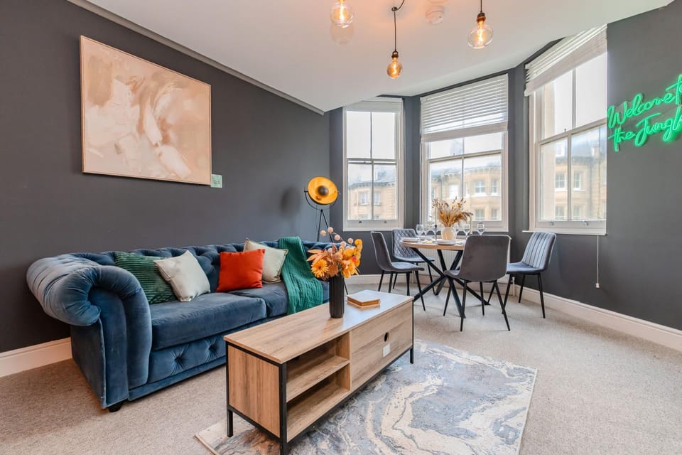 Seaview 3 bedroom Flat Apartment in Hove