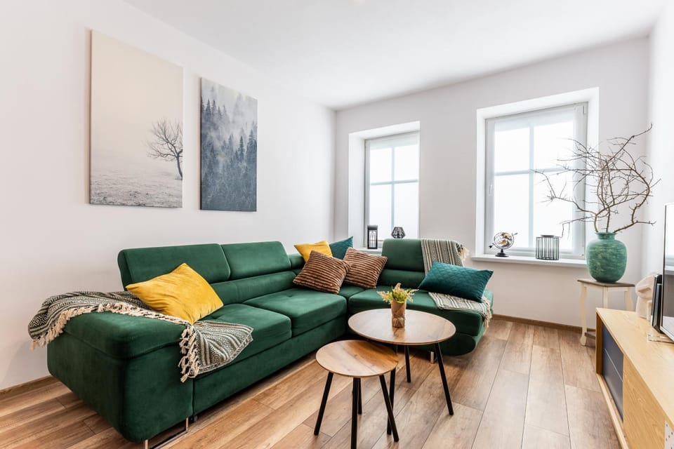 Communal lounge/ TV room, Living room, Seating area
