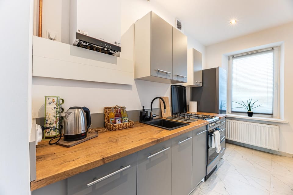 Coffee/tea facilities, Kitchen or kitchenette, Food and drinks, Food and drinks, Communal kitchen, Meals, Meals, Time of day, minibar, oven, toaster, kitchen, kitchen
