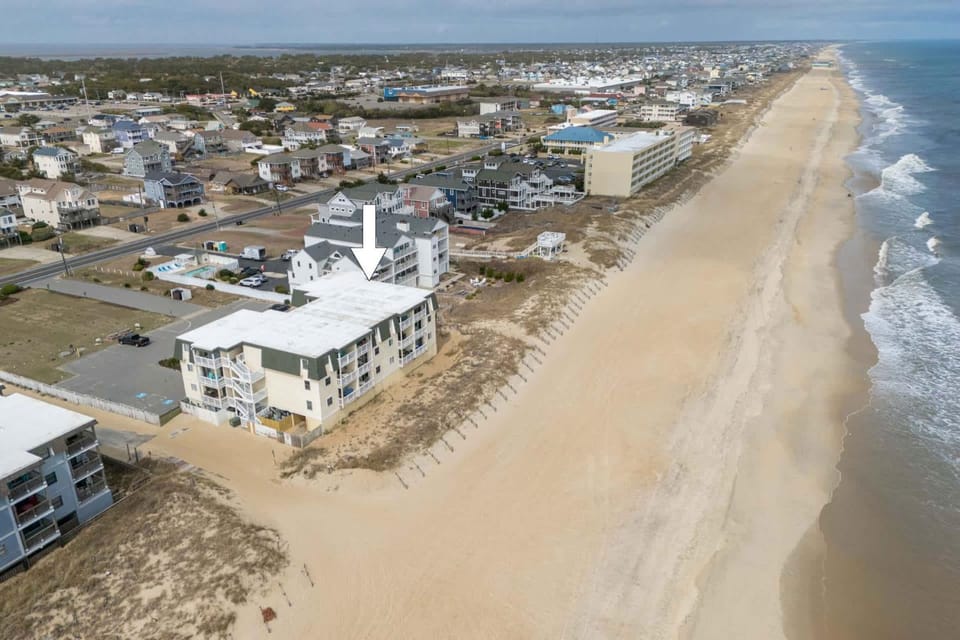 Beachfront Condo with Ocean Views and Pool Access House in Kill Devil Hills