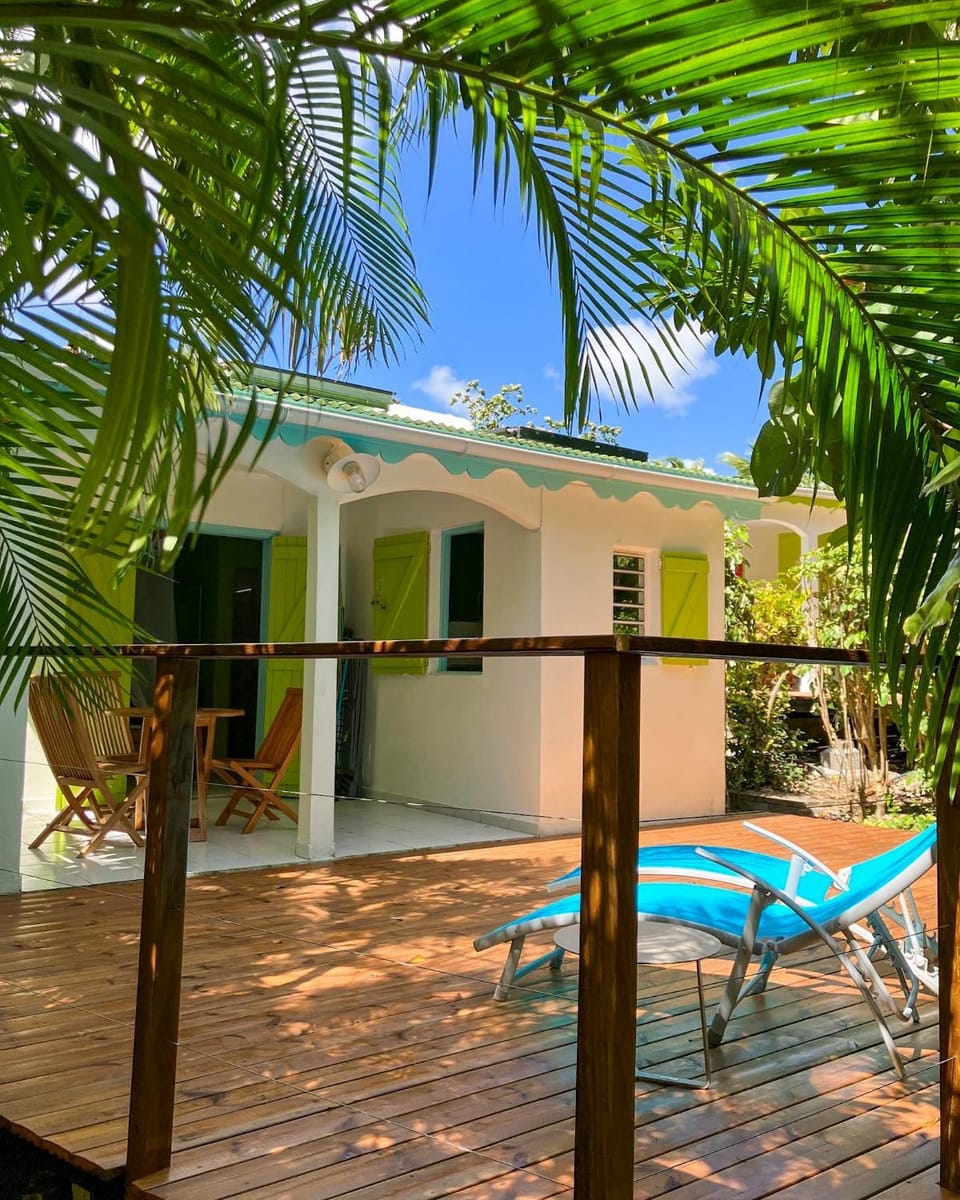 Property building, Patio, Day, Garden, Balcony/Terrace, Garden view, sunbed