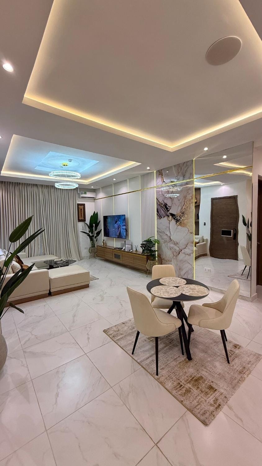 Luxury 2 Bedroom in Lekki Phase 1 with 24 7 Power and Super Fast WiFi Apartment in Lagos, Nigeria