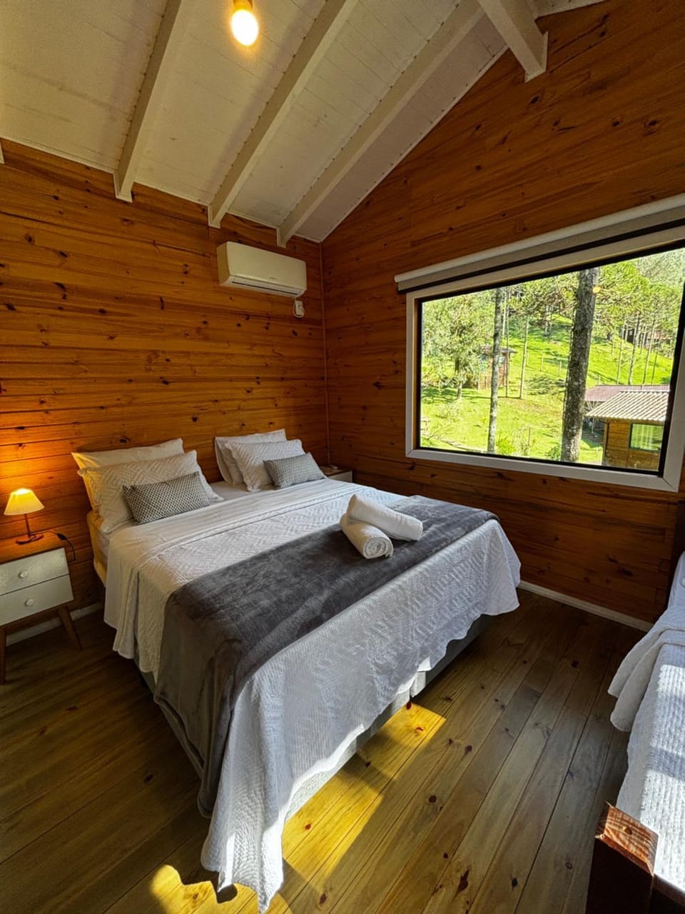 Bed, Photo of the whole room, Bedroom, towels, air conditioner