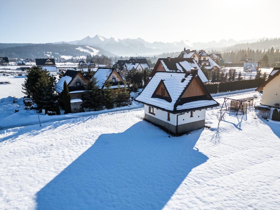 Property building, Natural landscape, Mountain view