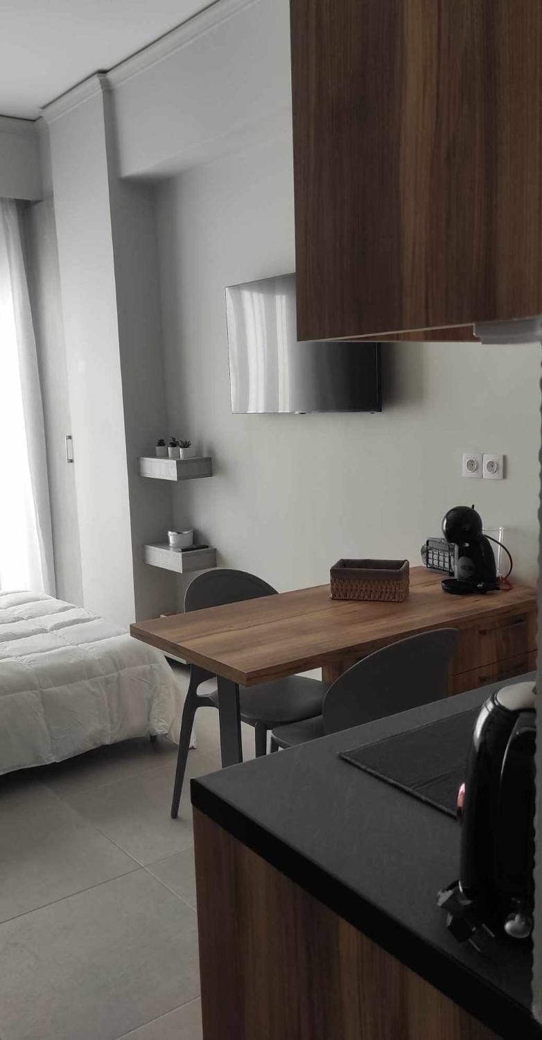 Parastaseis city studio Central George's Square Apartment in Peloponnese, Western Greece and the Ionian
