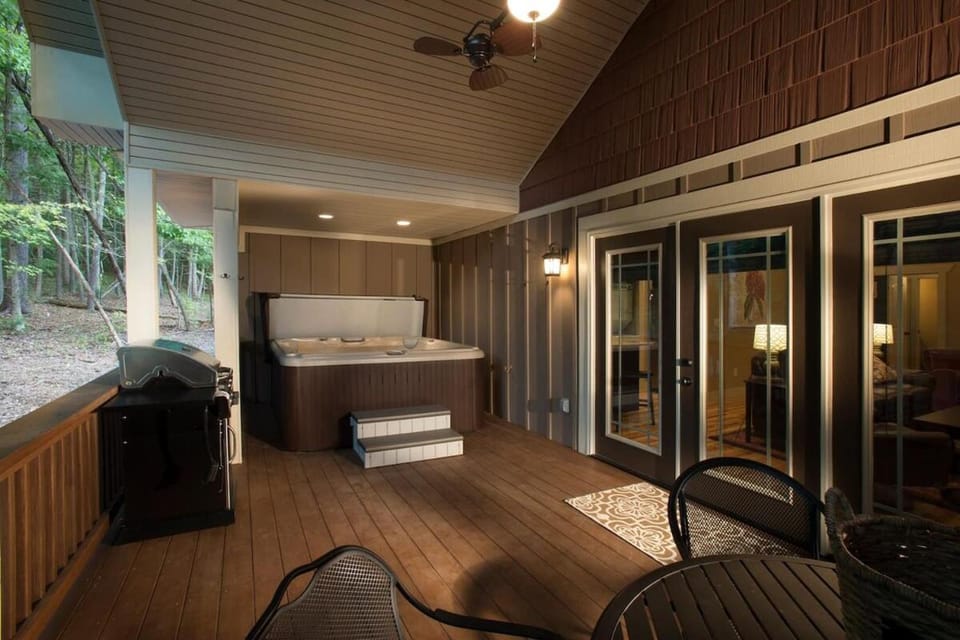 Ivy Cottage Modern, Spotless & Private House in Bent Creek