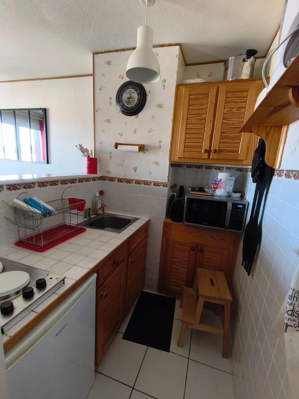 Kitchen or kitchenette, stove