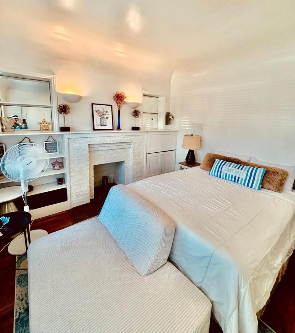 Vacation beautiful home in the beach city Apartment in Santa Monica