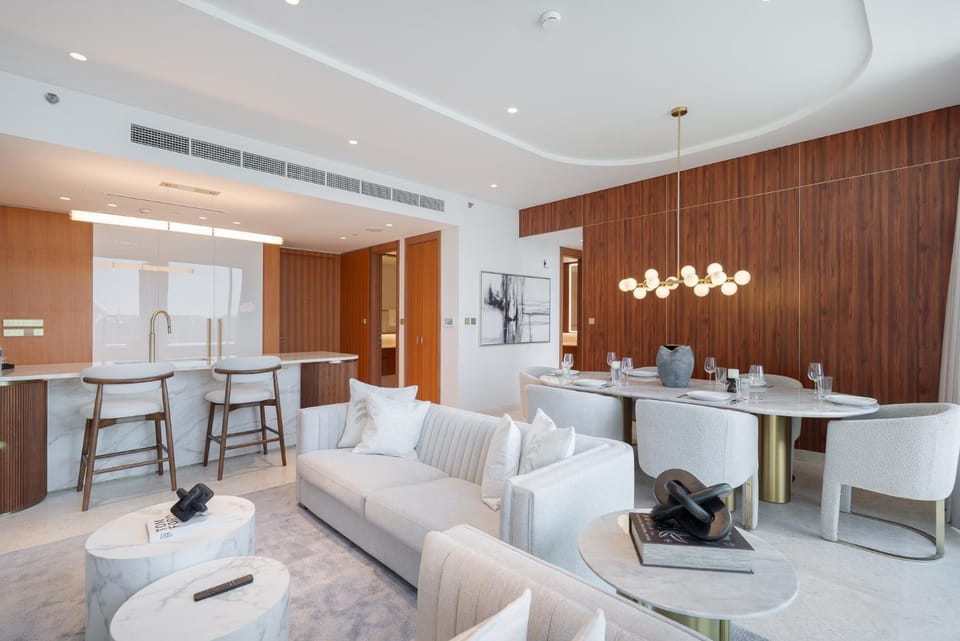 Ultra Luxury 2BD Beachfront & Panoramic Sea Views Apartment in Dubai
