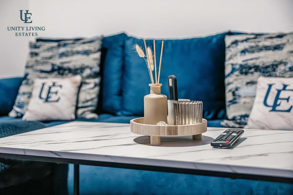 The Royal Suite 1BR Apartment Near Etihad Stadium & Coop Live Apartment in Manchester