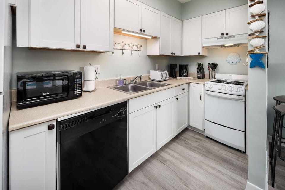 Sandy Pointe 205 Pet Friendly Condo House in Okaloosa Island