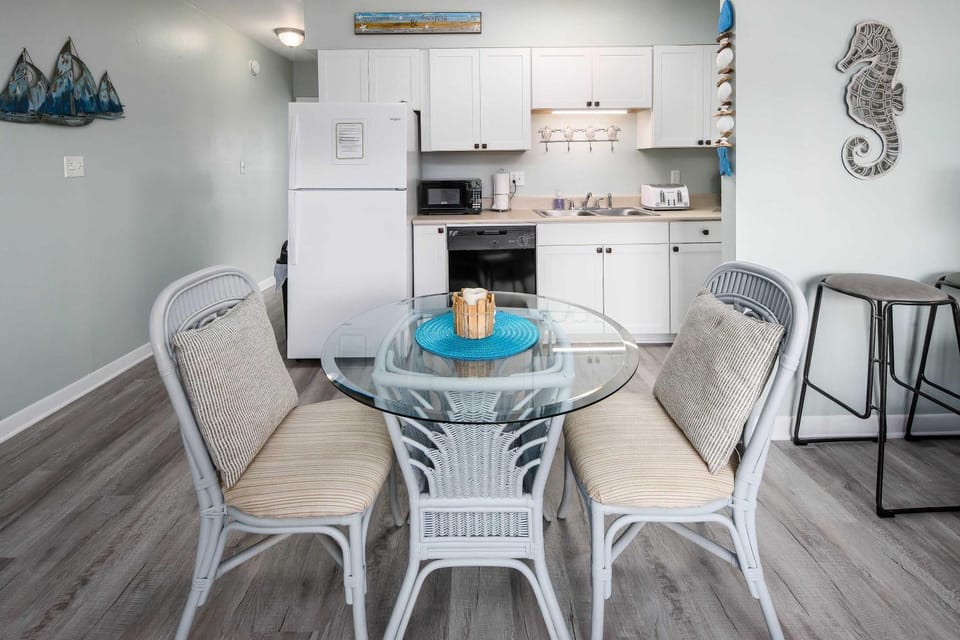 Sandy Pointe 205 Pet Friendly Condo House in Okaloosa Island