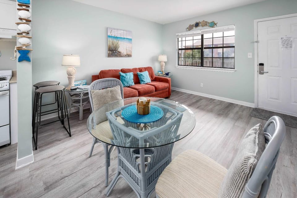 Sandy Pointe 205 Pet Friendly Condo House in Okaloosa Island