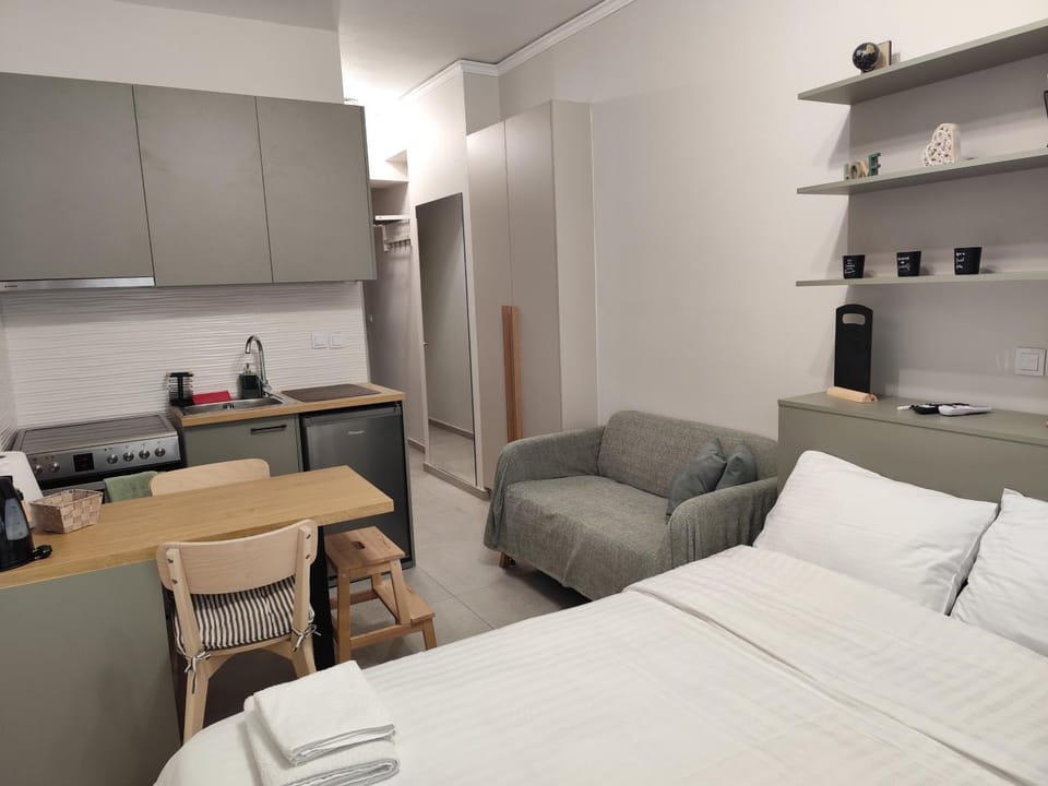 Parastaseis Central Studio Georges Sq Apartment in Peloponnese, Western Greece and the Ionian