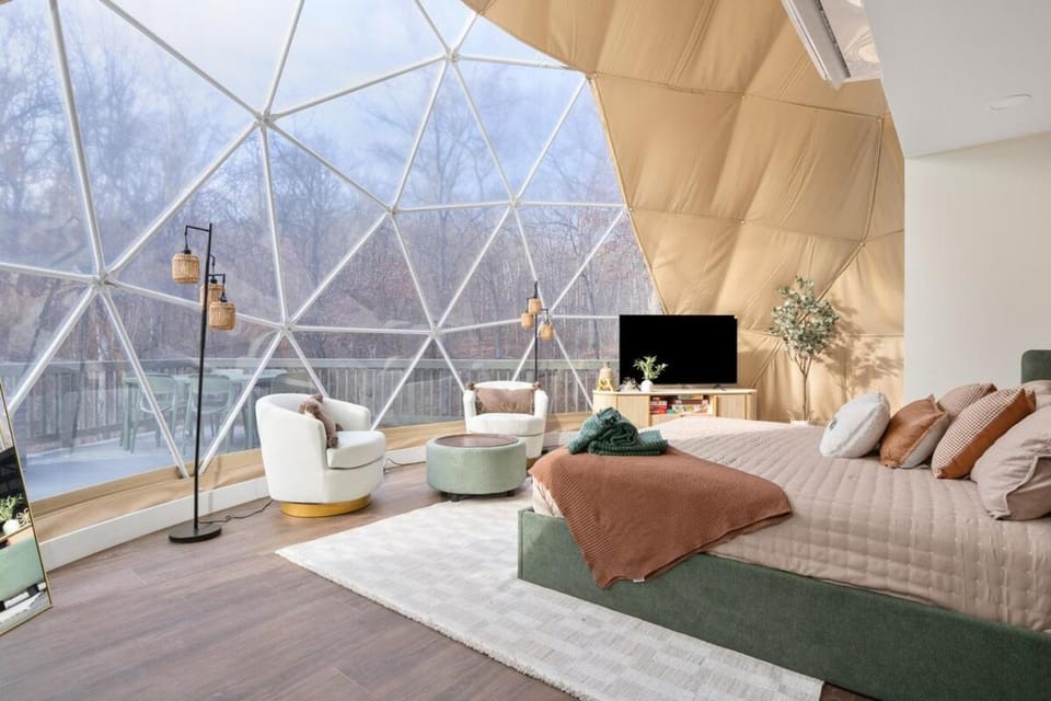 Sky Dome - Romantic Stay, Hot Tub, Wi-Fi, AC & Heat House in Shenandoah Valley