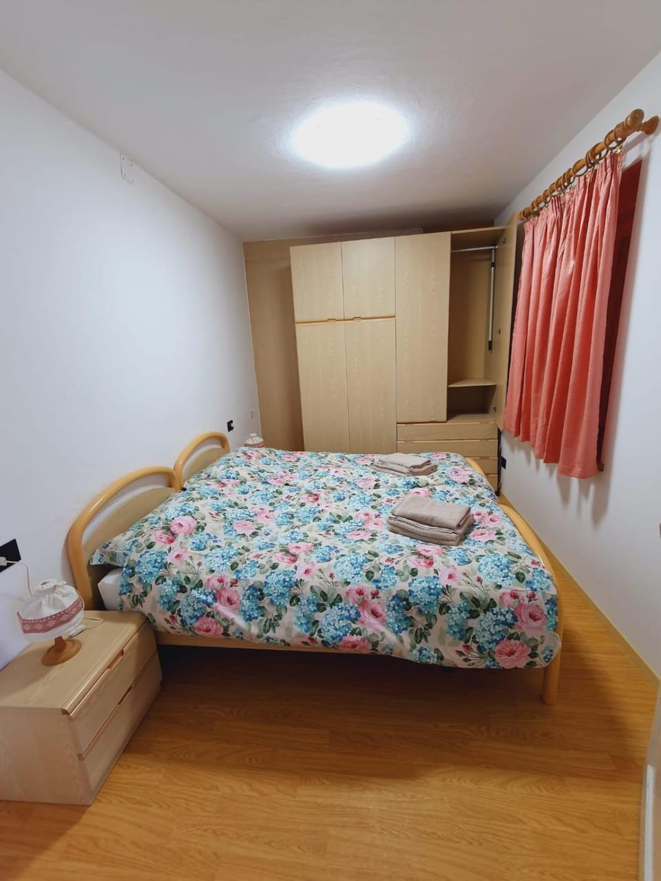 Bed, Photo of the whole room, Bedroom, wardrobe