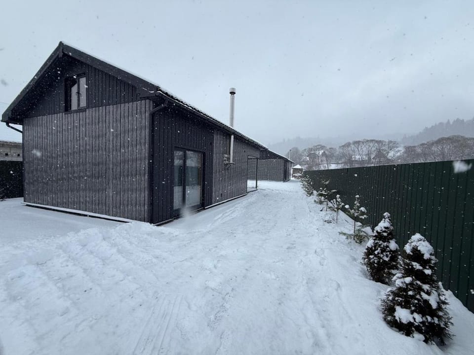 Property building, Day, Natural landscape, Winter, Mountain view