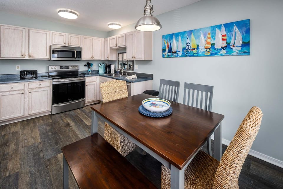 Sunset Cottages 4C Pet friendly condo House in Okaloosa Island