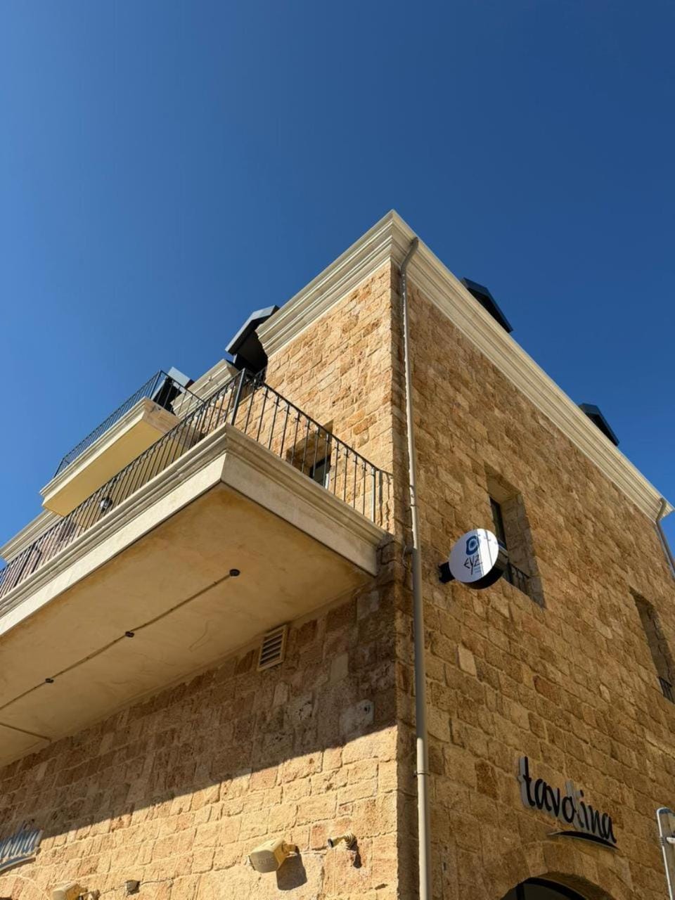 Property building, Day
