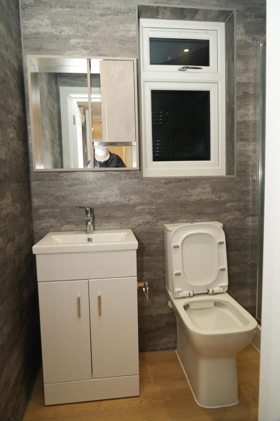 Luxury Rooms Near Heathrow Bed and Breakfast in Hounslow