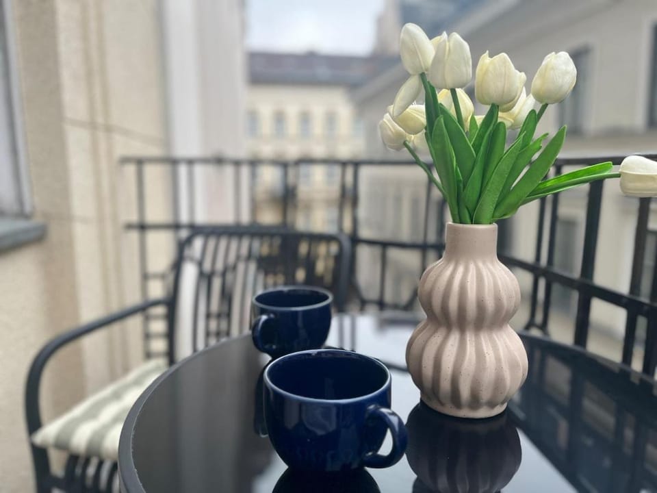 View (from property/room), Balcony/Terrace, Dining area