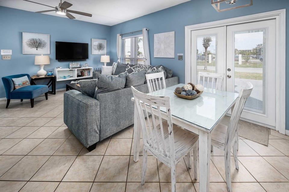 Sunset Cottages 5A Pet friendly condo House in Okaloosa Island