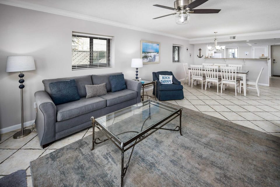 Surf Dweller 112 Large gulf front condo House in Okaloosa Island