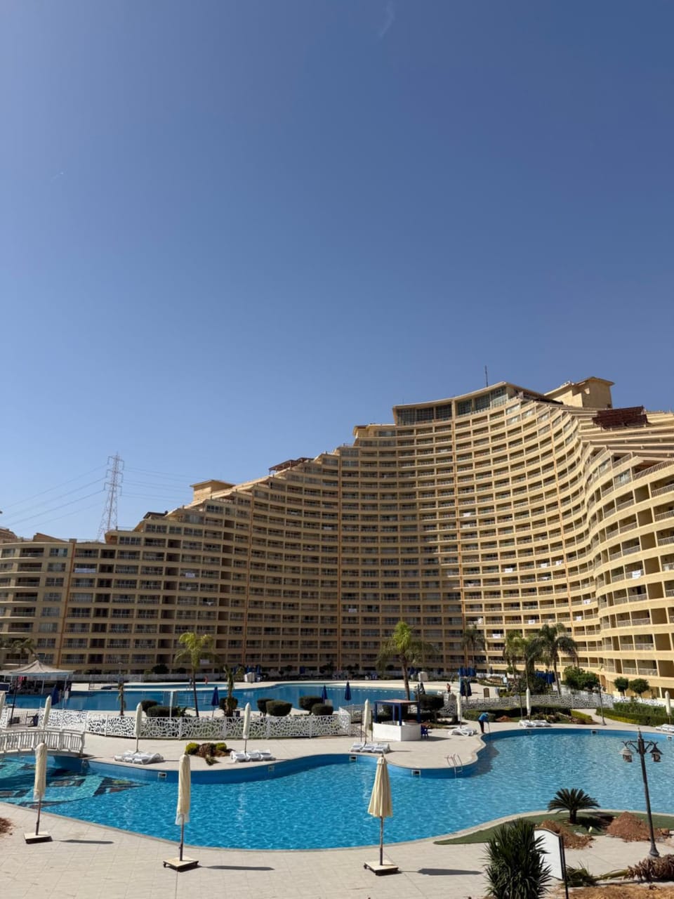 Property building, Day, City view, Pool view, Swimming pool, sunbed