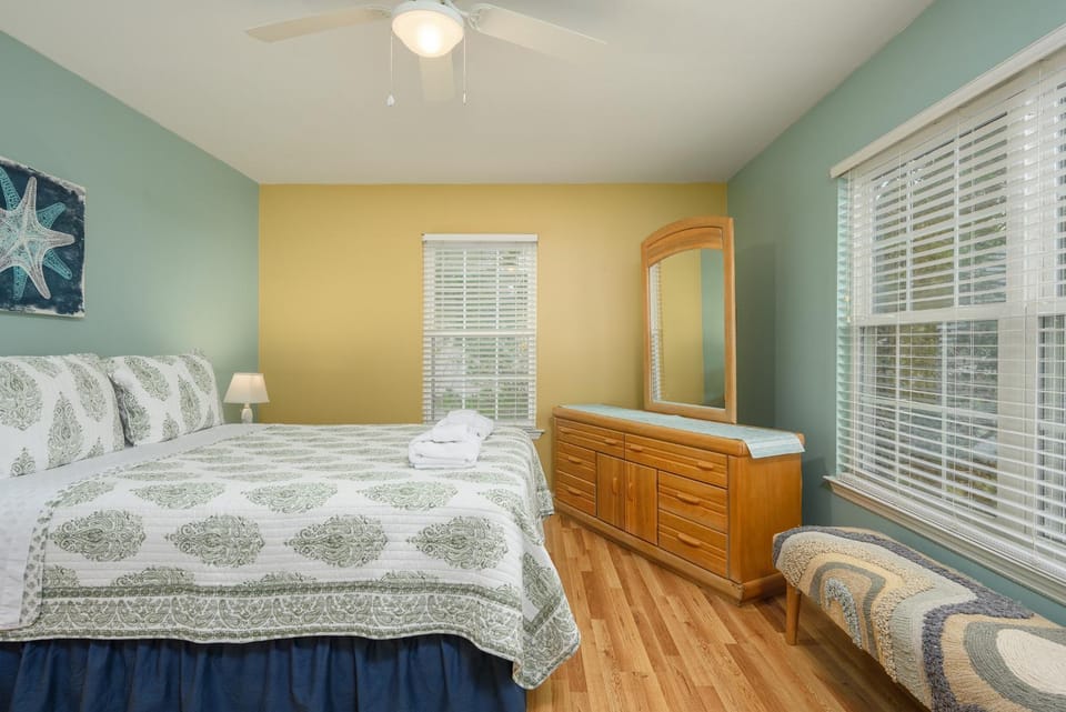 Charming Port Royal Duplex – Walk to Shops, Dining & Sands Beach House in Port Royal