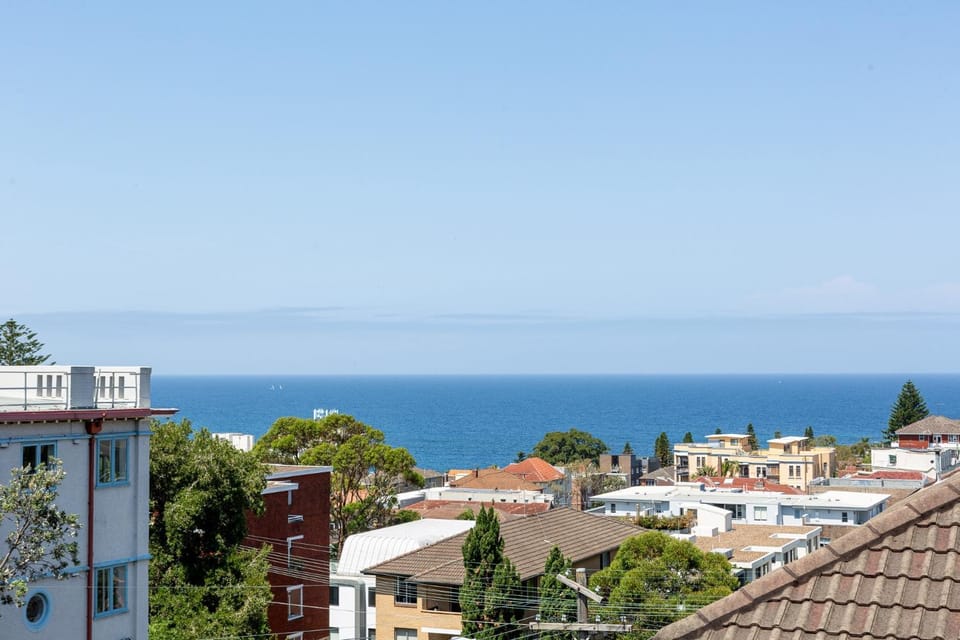 Bright 2-Bed Apartment in Coogee Apartment in Sydney
