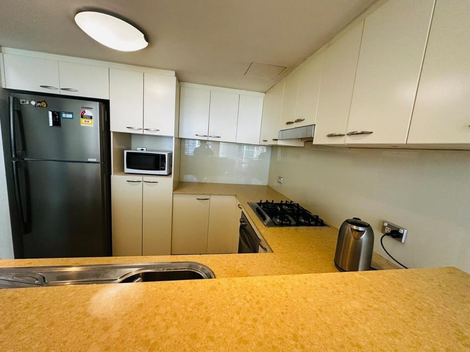 Sydney CBD 2BR-2BA Unit - Free Parking Apartment in Surry Hills