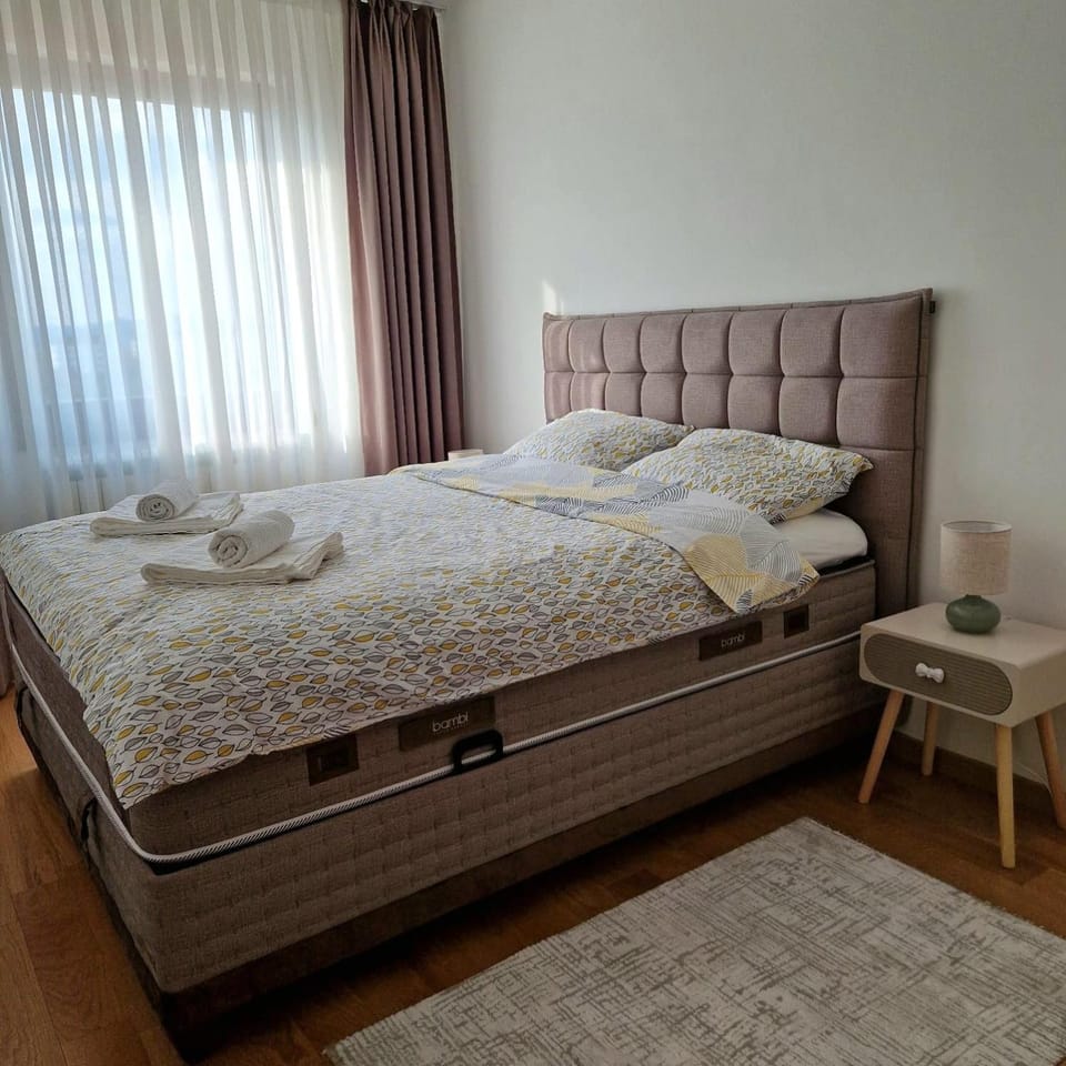 Apartman KOMFORT 33, Near Sarajevo Airport & Free Parking Apartment in Federation of Bosnia and Herzegovina