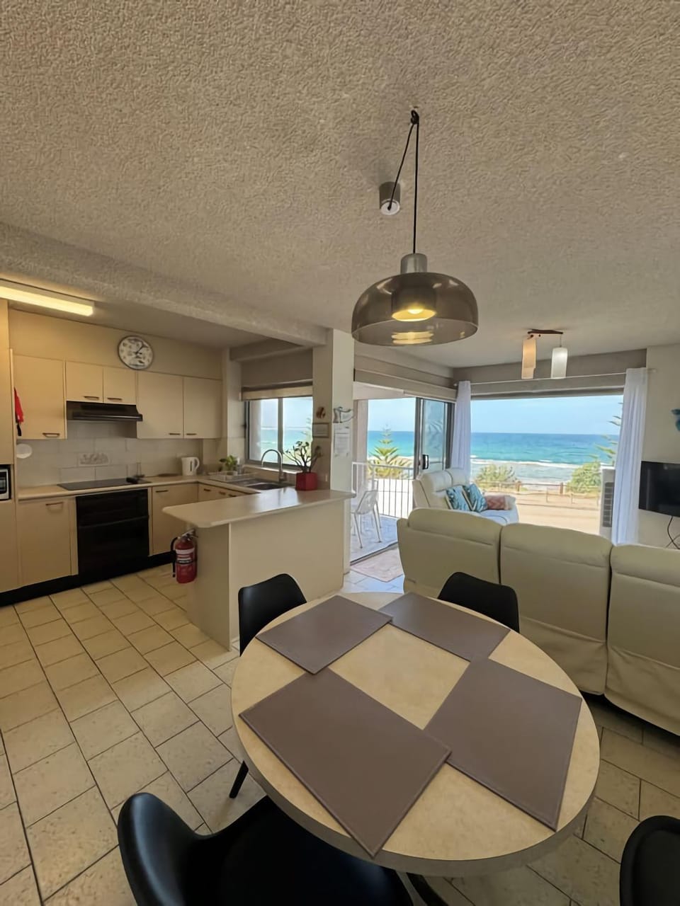 Oceanfront and beach views Apartment in The Entrance