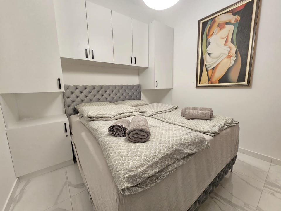 White Queen Apartment in Belgrade
