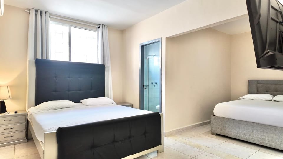 TV and multimedia, Photo of the whole room, Bedroom