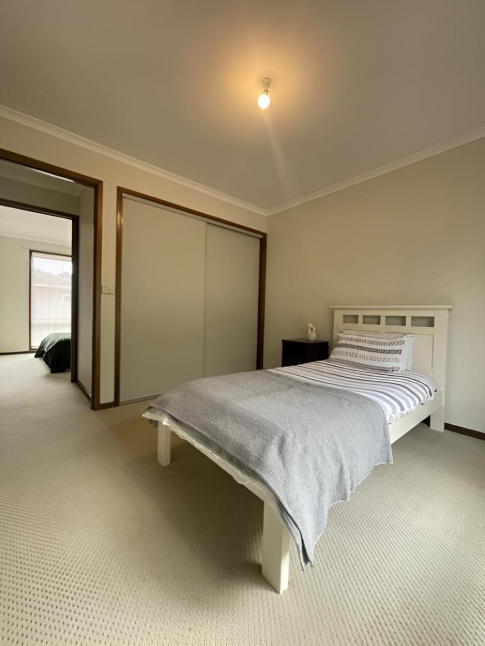 Grovedale Guest House - Torquay & Deakin Area House in Geelong