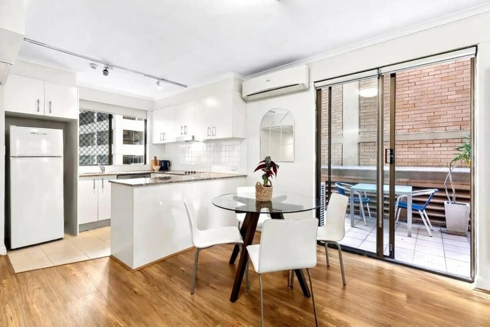 Spacious 1-bed flat in CENTRAL Sydney Apartment in Sydney