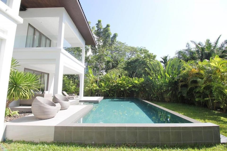 Property building, Swimming pool