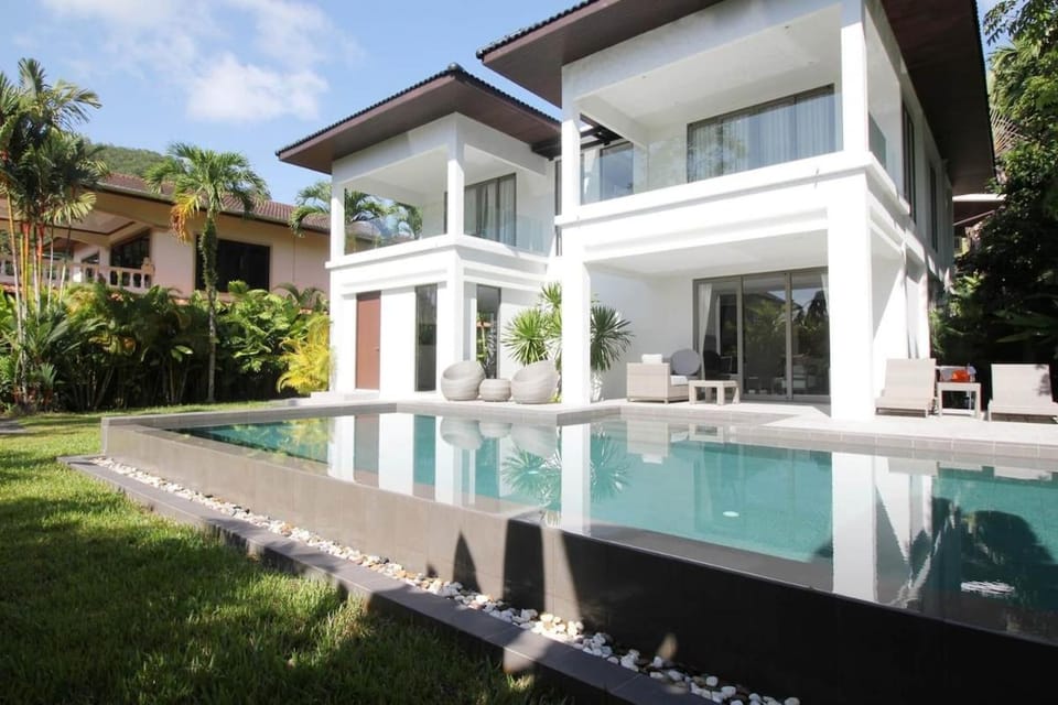 Property building, Balcony/Terrace, Swimming pool
