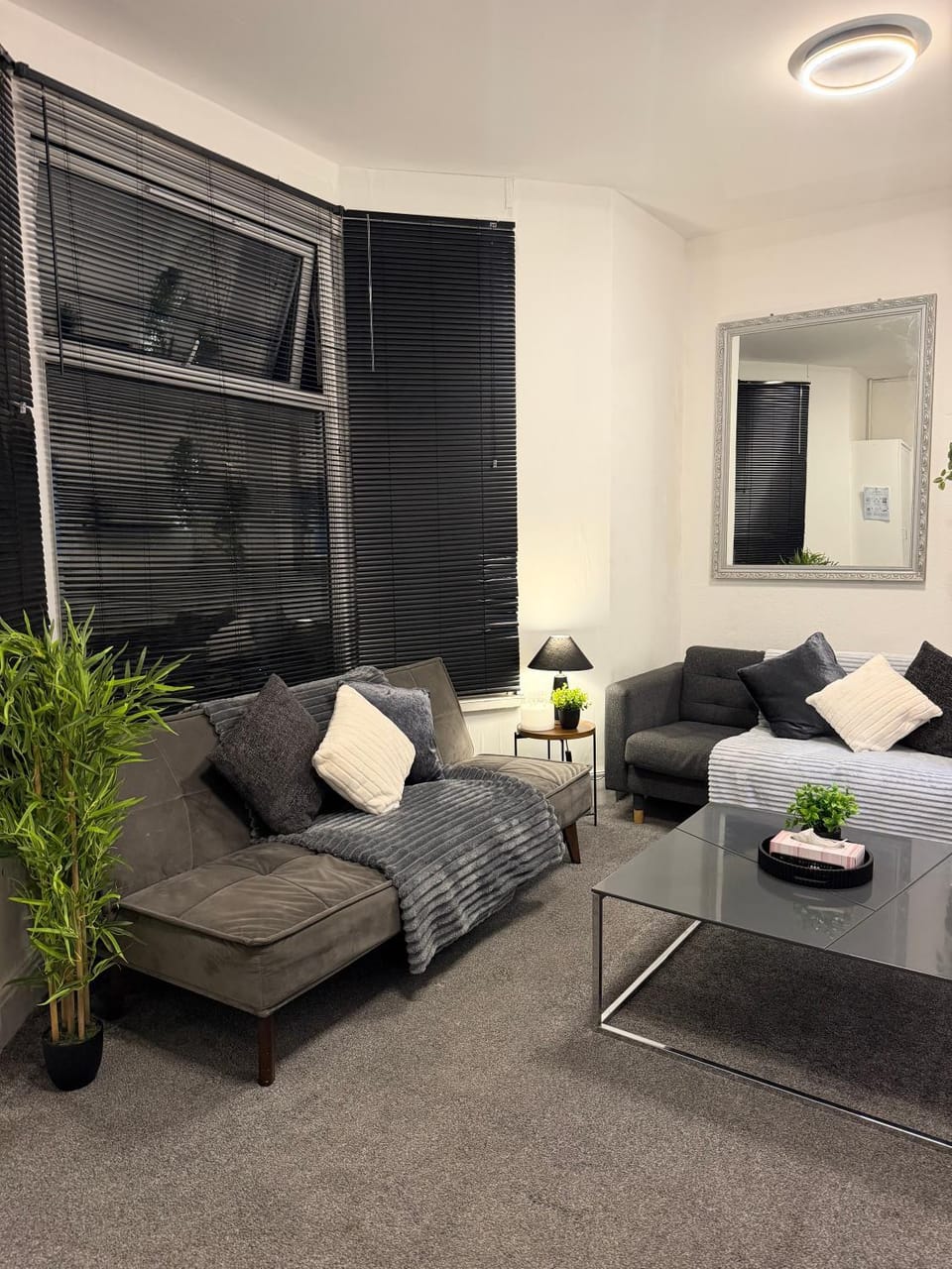 City Centre flat, Near Stadium & castle, Sleeps 4 Apartment in Cardiff