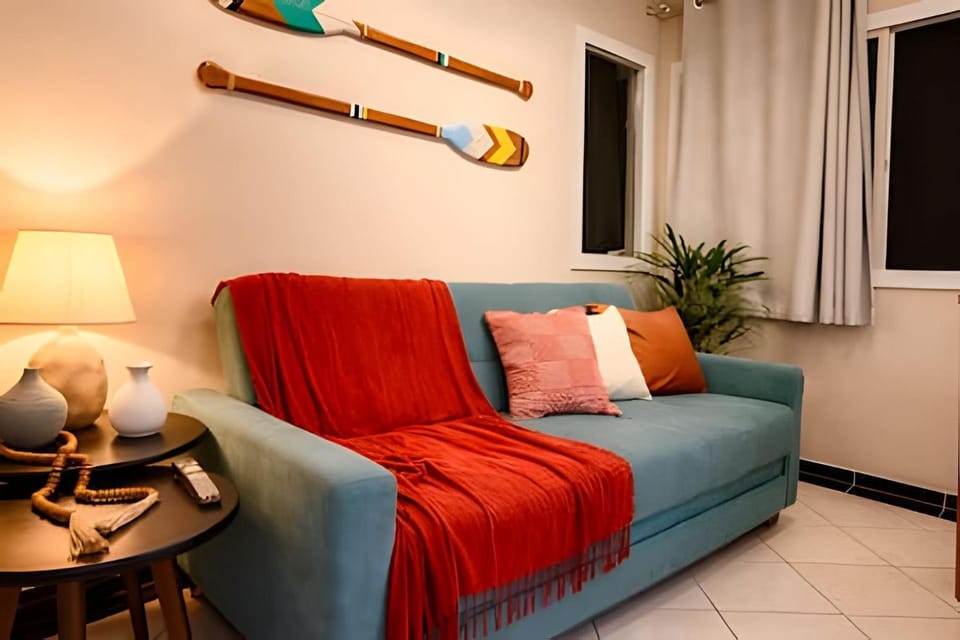 TV and multimedia, Living room, Decorative detail, Seating area