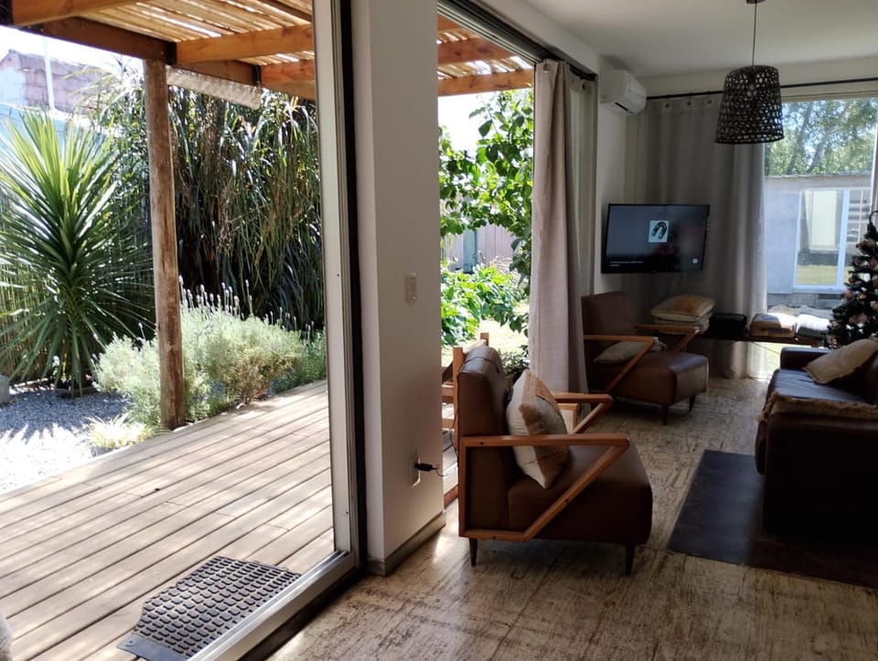 Garden, TV and multimedia, Garden view