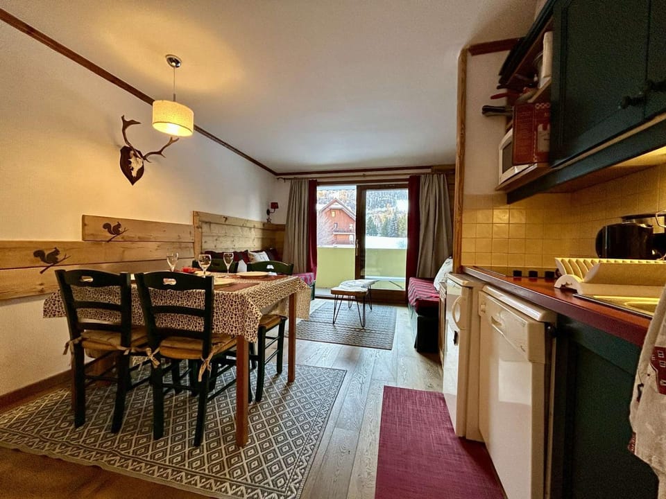 Studio cabine 3 personnes proche pistes avec parking La Salle-les-Alpes - FR-1-330F-250 Cabin in Saint-Chaffrey
